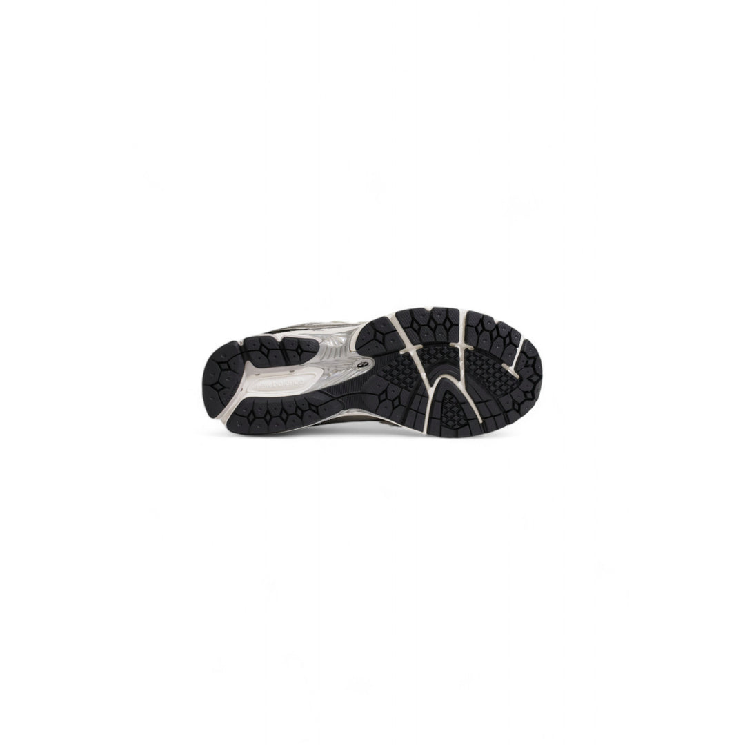 New Balance Men Sneakers